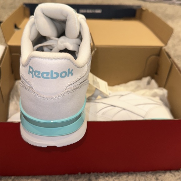 Women’s Reebok - Picture 2 of 5